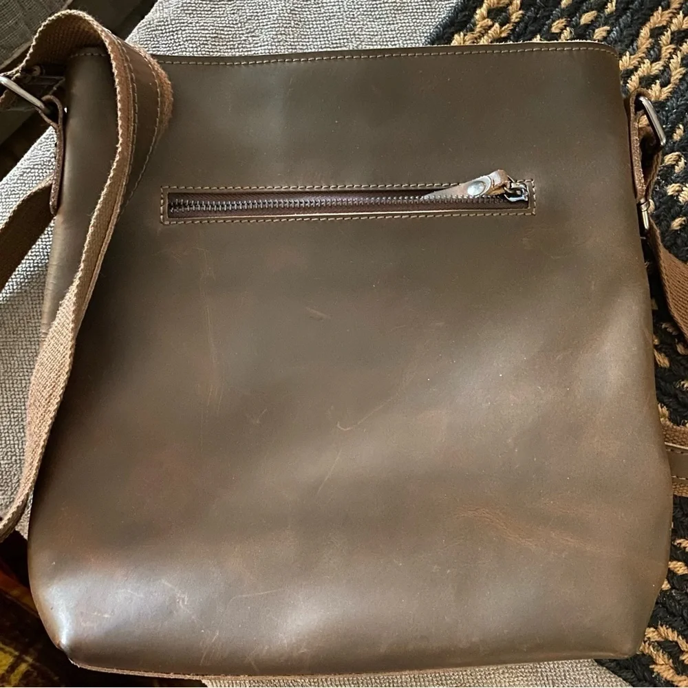YUAN SE ZE Brown Leather Messenger Bag
